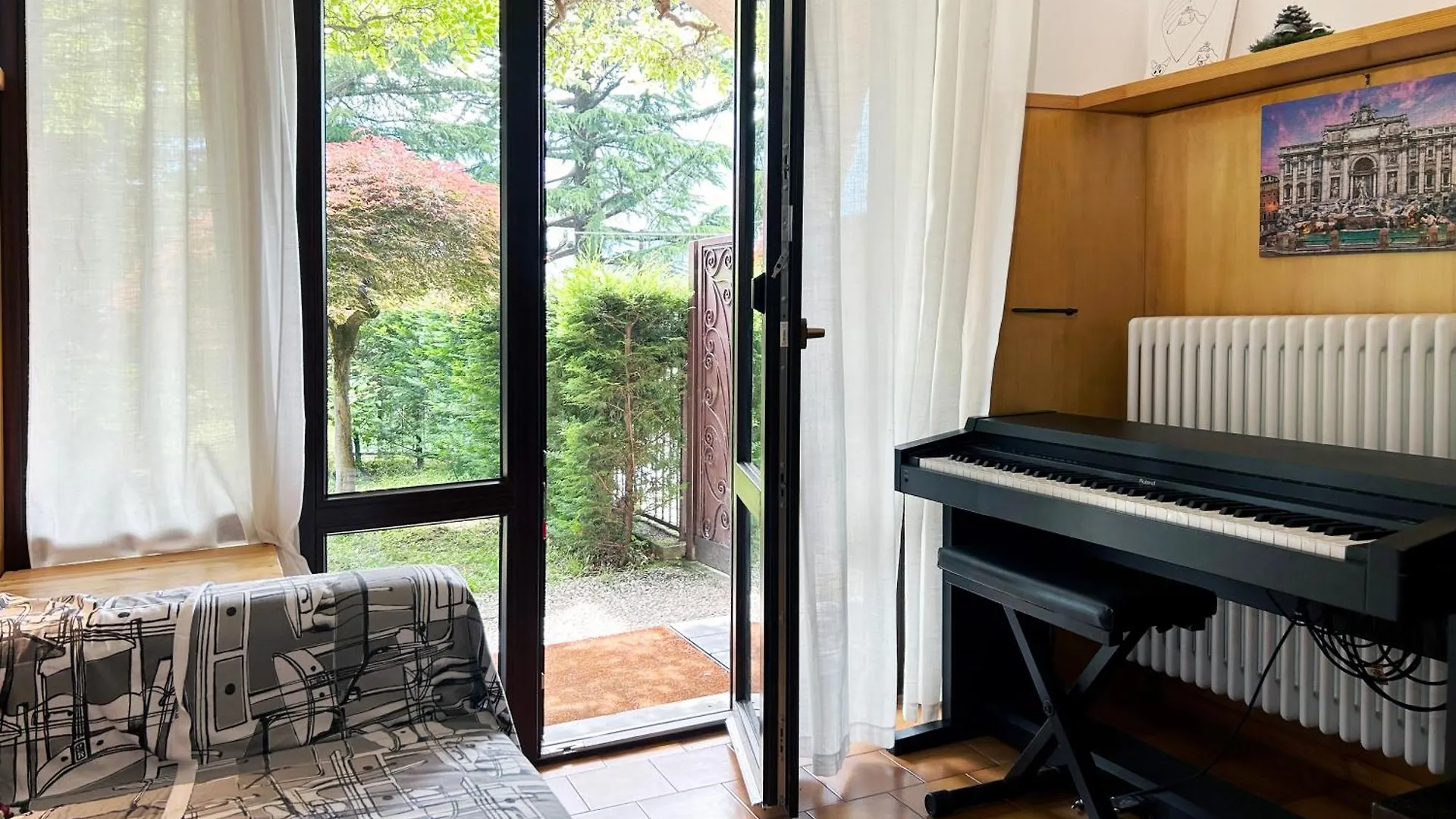 Barzio Parrocchiale: Mountain View Apartment with Private Garden