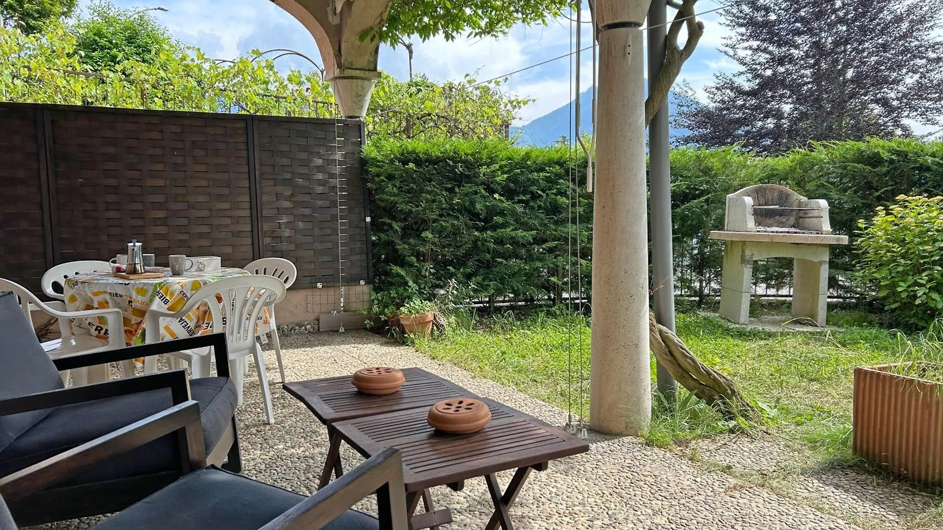 Barzio Parrocchiale: Mountain View Apartment with Private Garden