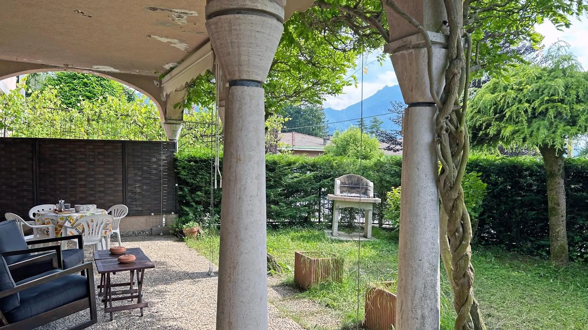 Barzio Parrocchiale: Mountain View Apartment with Private Garden