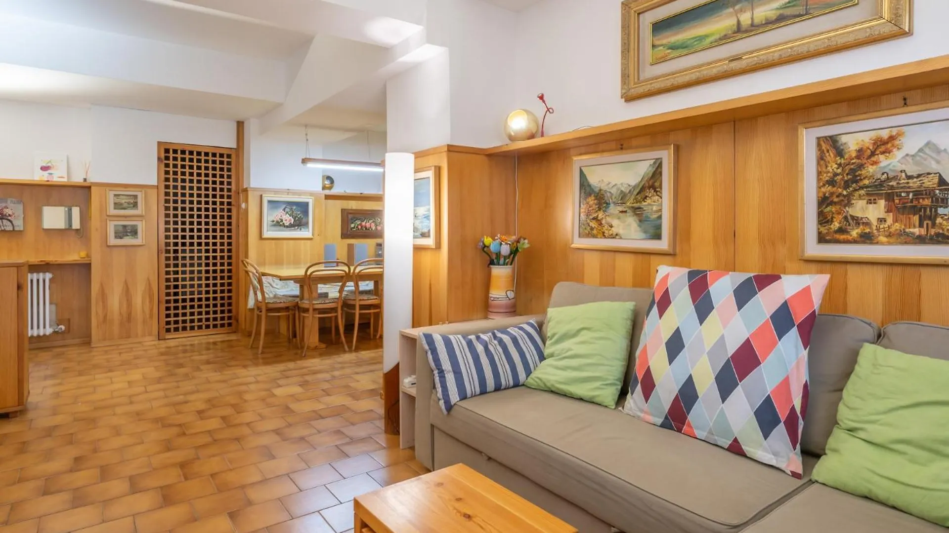 Barzio Parrocchiale: Mountain View Apartment with Private Garden Italy