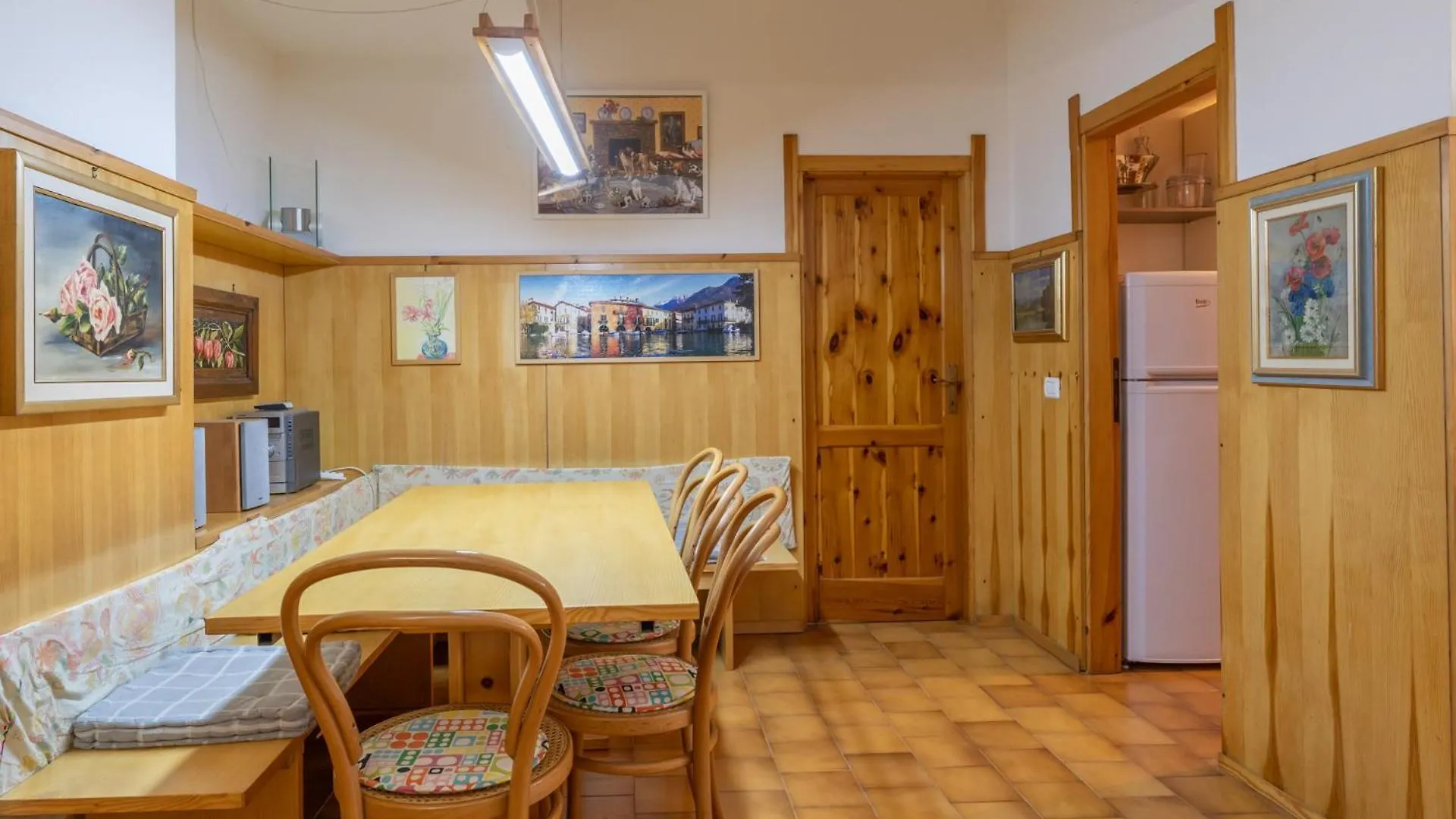 Barzio Parrocchiale: Mountain View Apartment with Private Garden